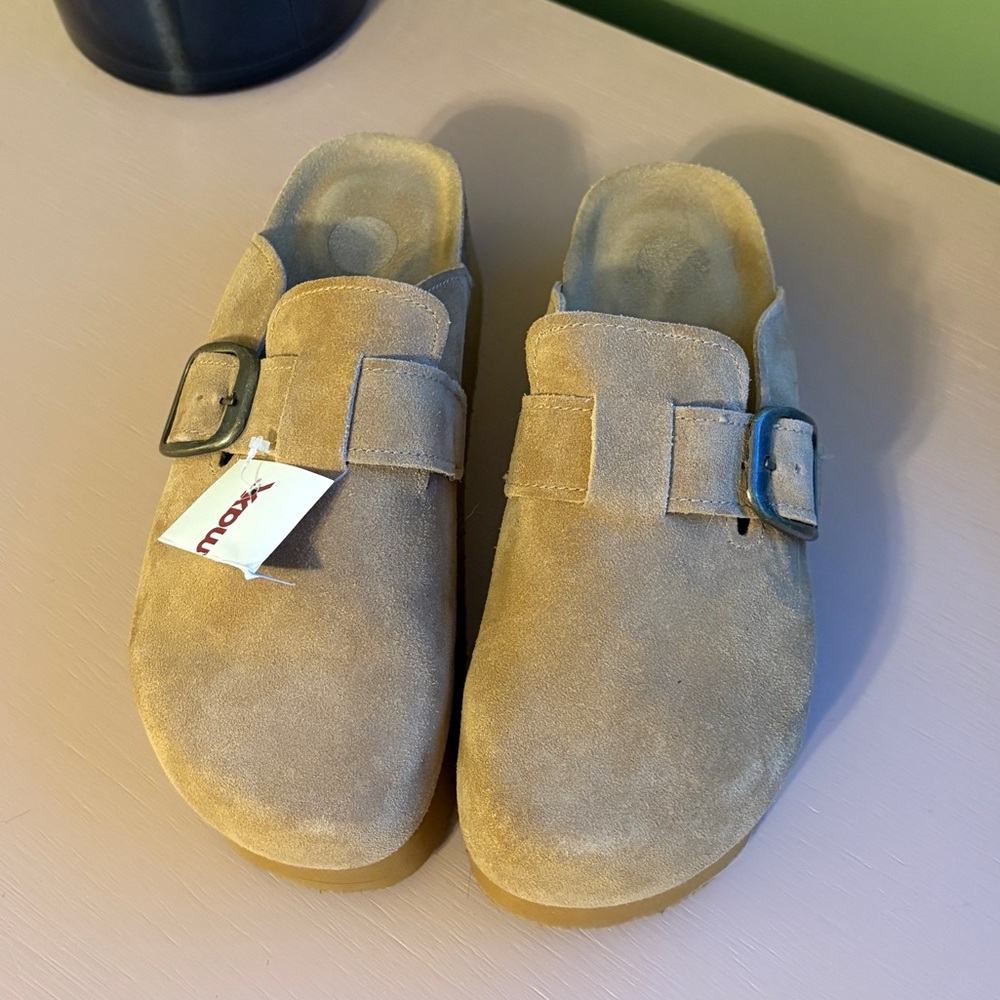 Platform Clogs NWT